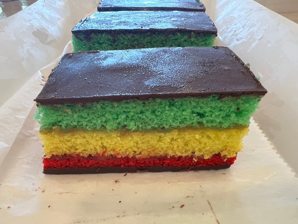 RAINBOW COOKIE CAKE