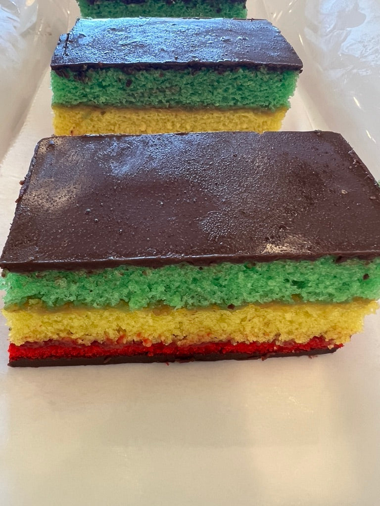 RAINBOW COOKIE CAKE